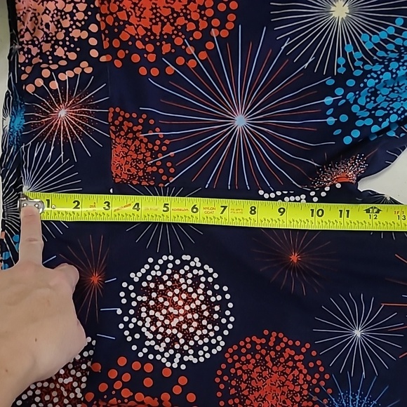 LuLaRoe Leggings with Red & Blue Fireworks size Tall & Curvy - Picture 7 of 7